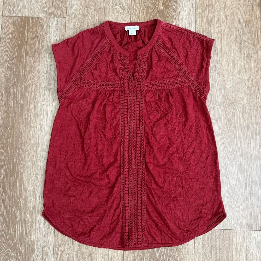 Sundance Romance Textured Short Sleeve Blouse Tee Size XS Red